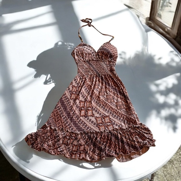 XS GUESS HALTER MINI DRESS XS – BOHO PRINT SMOCKED WAIST 32” LENGTH - Picture 1 of 9